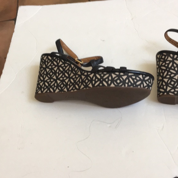 Clarks Shoes - Ladies Clarks sandals 9